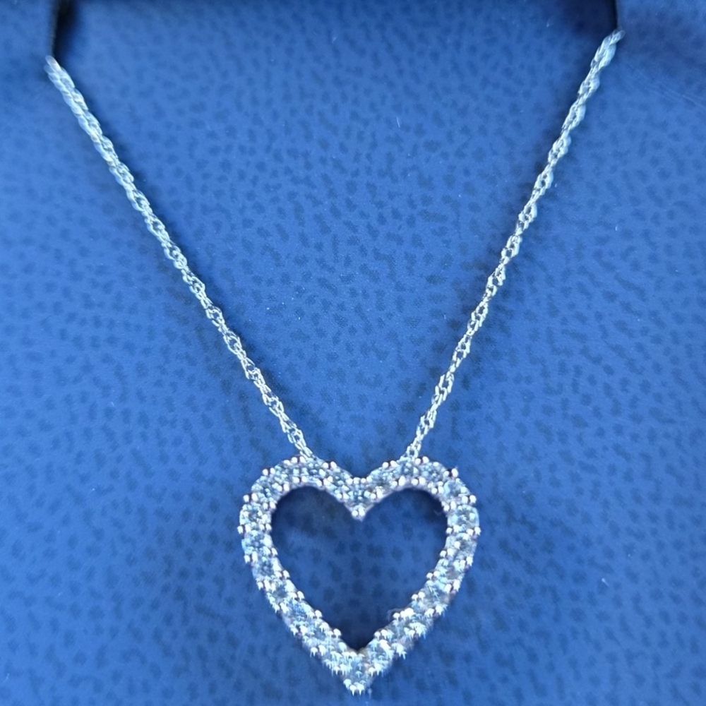 *SOLD* 10k Diamond Heart Necklace